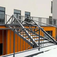 Balustrada aluminiowa czy stalowa - co wybrać, aby zaoszczędzić?