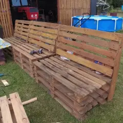 Jak zrobić meble z palet - proste kroki i unikalne pomysły na DIY