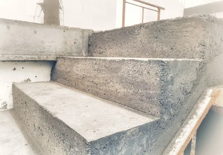 Jak zrobić schody betonowe szalunek – uniknij najczęstszych błędów