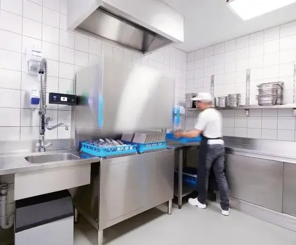 Ile zlewów w kuchni gastronomicznej? Odpowiedzi, które zaskakują