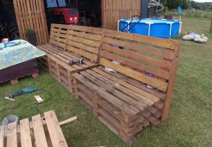 Jak zrobić meble z palet - proste kroki i unikalne pomysły na DIY