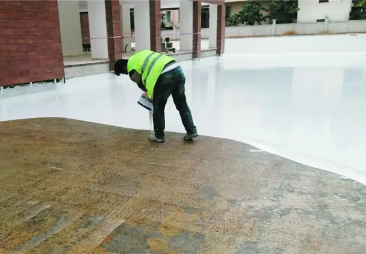 Czym zabezpieczyć beton na balkonie, aby uniknąć uszkodzeń?