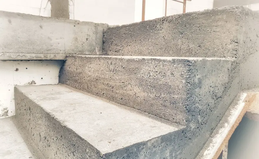 Jak zrobić schody betonowe szalunek – uniknij najczęstszych błędów