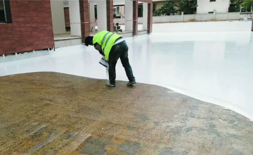 Czym zabezpieczyć beton na balkonie, aby uniknąć uszkodzeń?