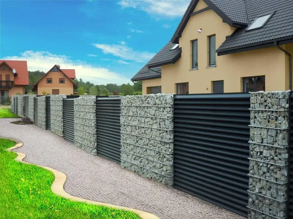 Zdjęcie Ile kosztuje ogrodzenie działki 1000m2? Zaskakujące ceny i opcje